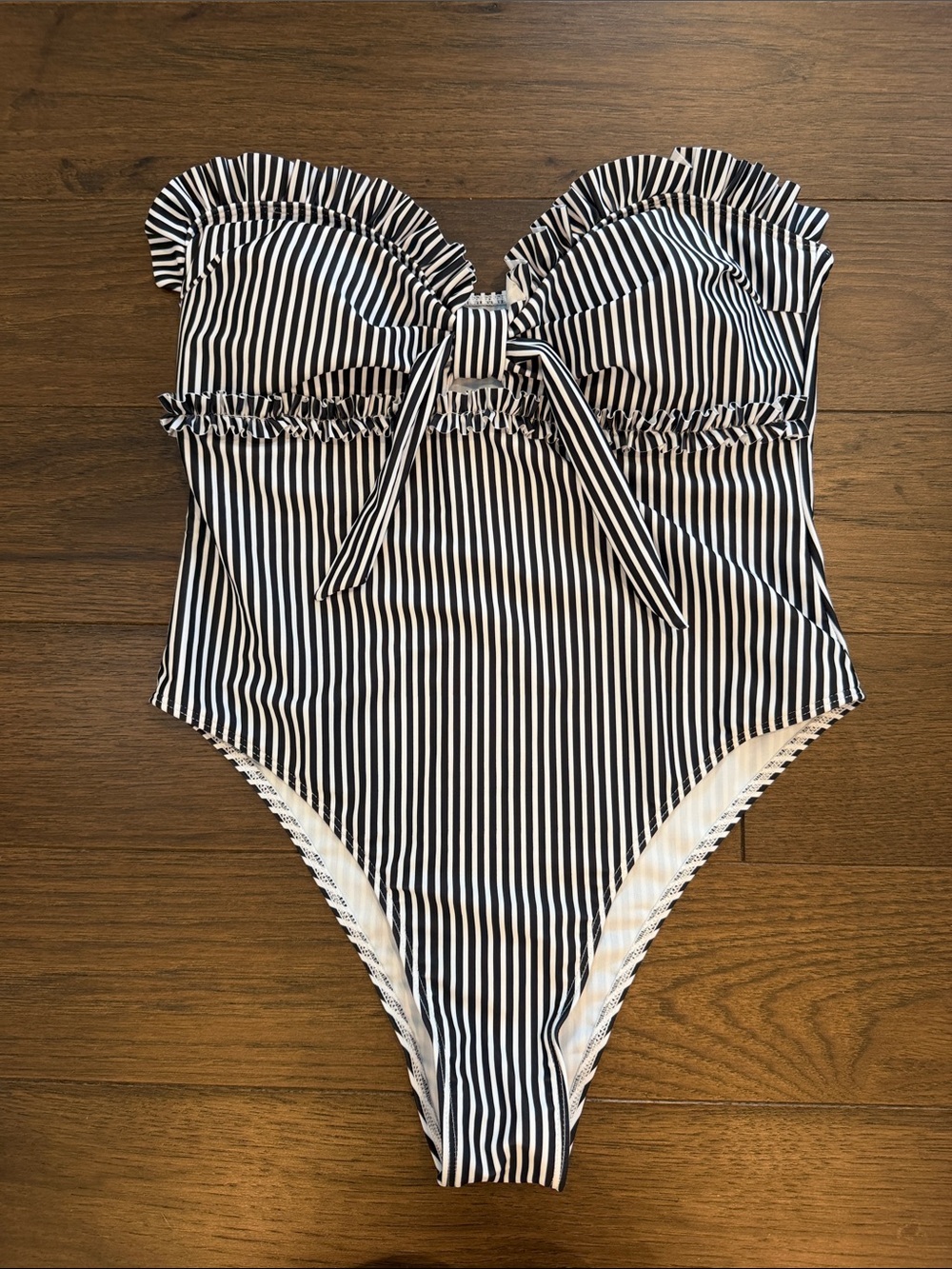 SHEIN Black & White Striped Women’s ' One-Piece Swimsuit Size Large - C45-055